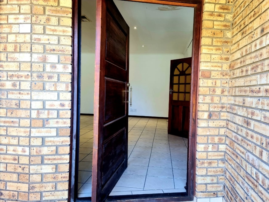 3 Bedroom Property for Sale in Hillcrest Northern Cape